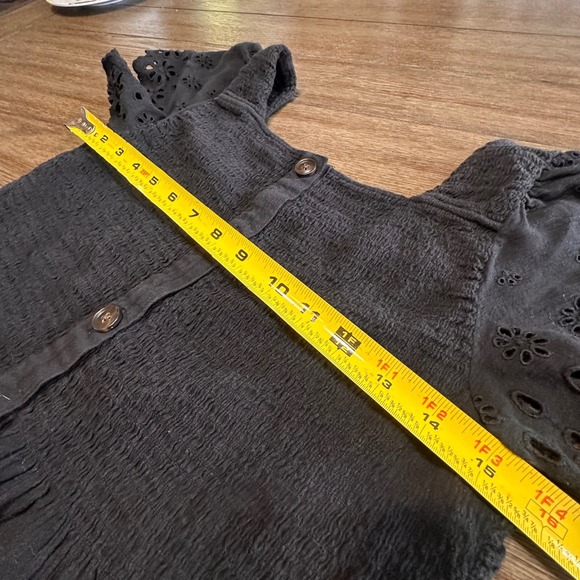 Madewell Womens Top M Black Eyelet Flutter Sleeve Smocked Peplum Blouse - Picture 5 of 11